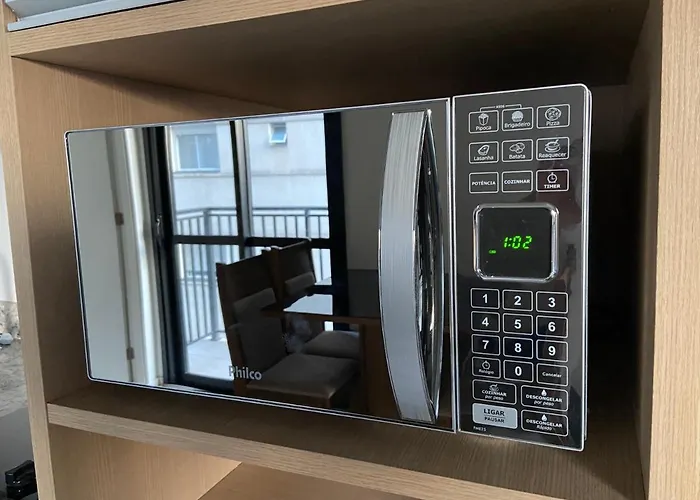 75 New Studio W Fast Wifi, Balcony, Gym And Movie Screen